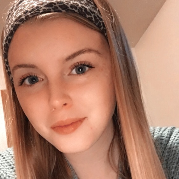 Meet your Posher, Ruth - Picture 1 of 1